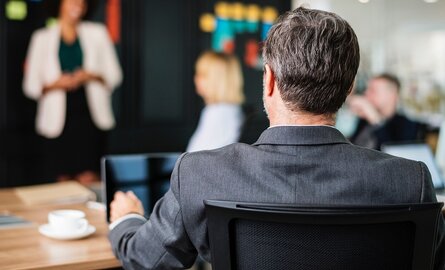 Hoe stel ik mijn bureaustoel in? Een simpel 7 stappenplan