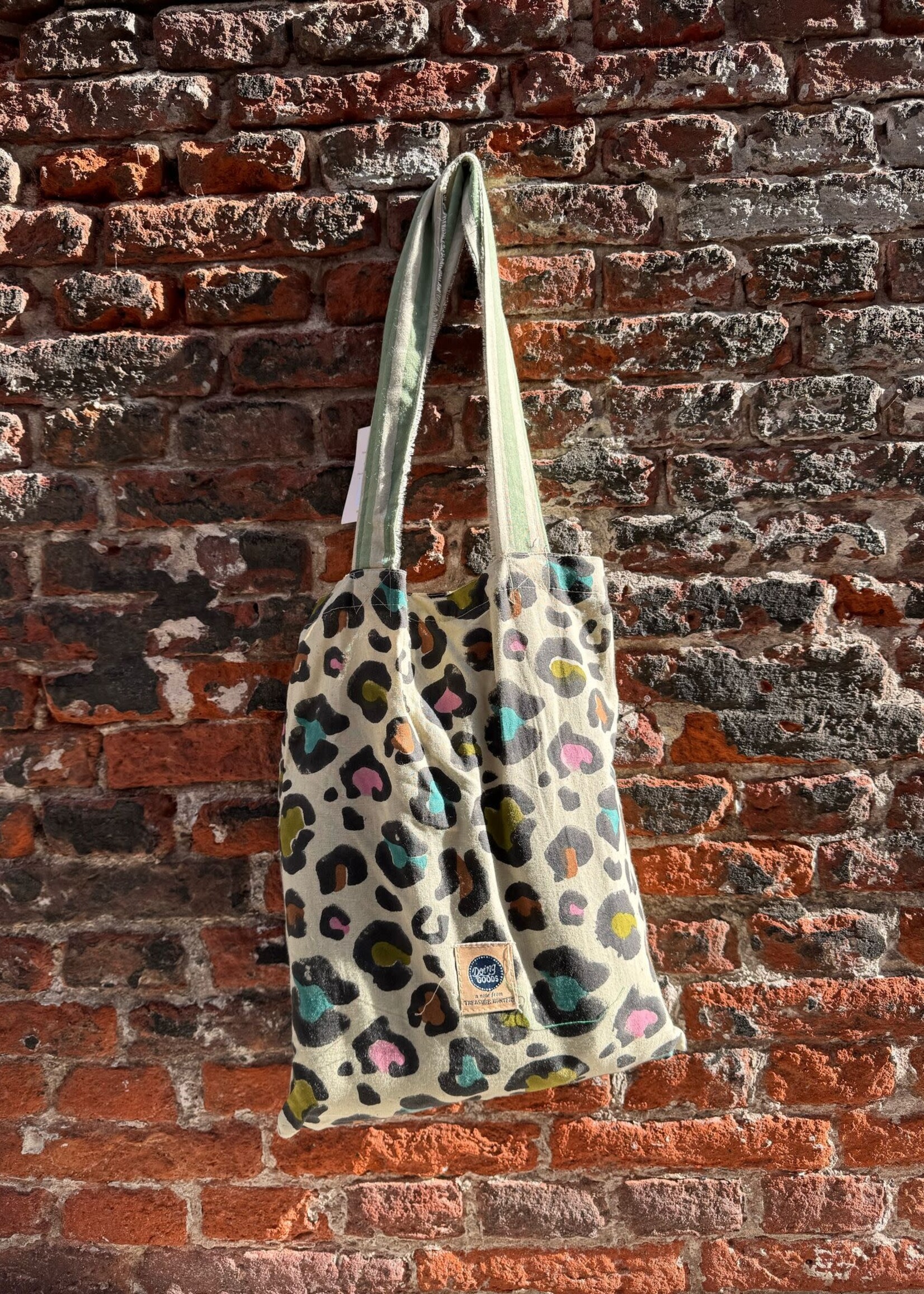 Doing Goods Doing Goods Disco Leopard Single Throw in Tote Bag 140 x 220 cm