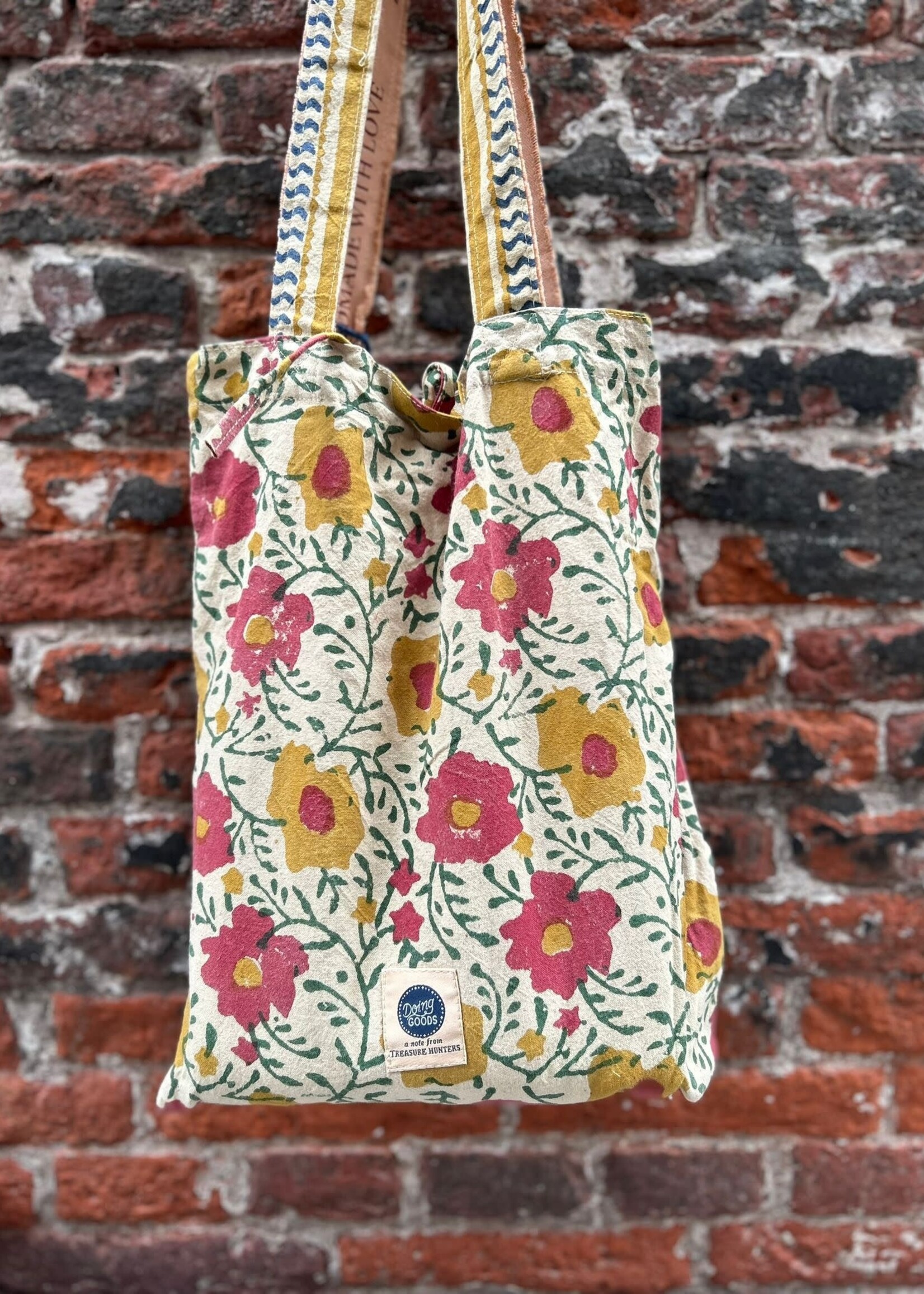 Doing Goods Doing Goods Evy Table Throw in Tote Bag 160 x 350 cm