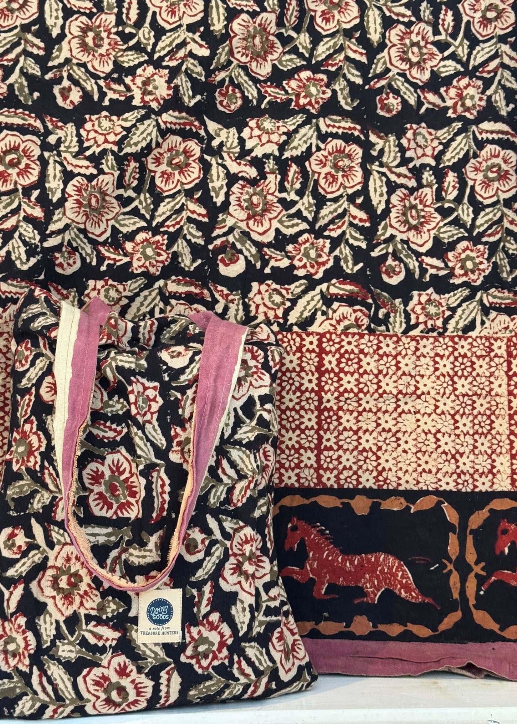 Doing Goods Doing Goods Maggie Horse Double Throw in Tote Bag 240 x 280 cm