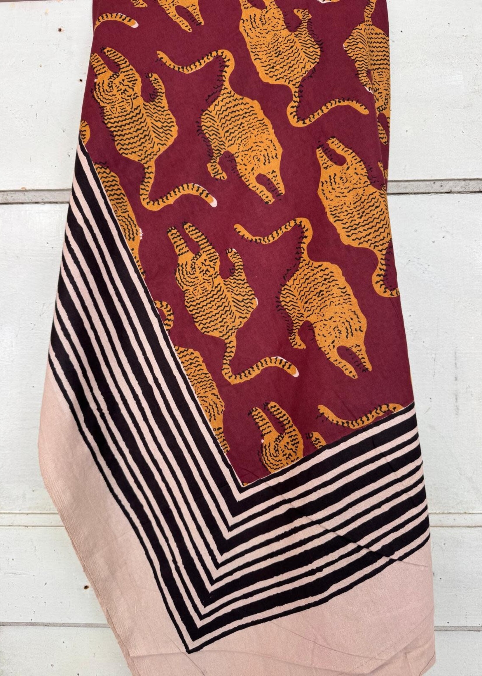 Doing Goods Doing Goods Tiger Single Throw in Tote Bag 140 x 220 cm