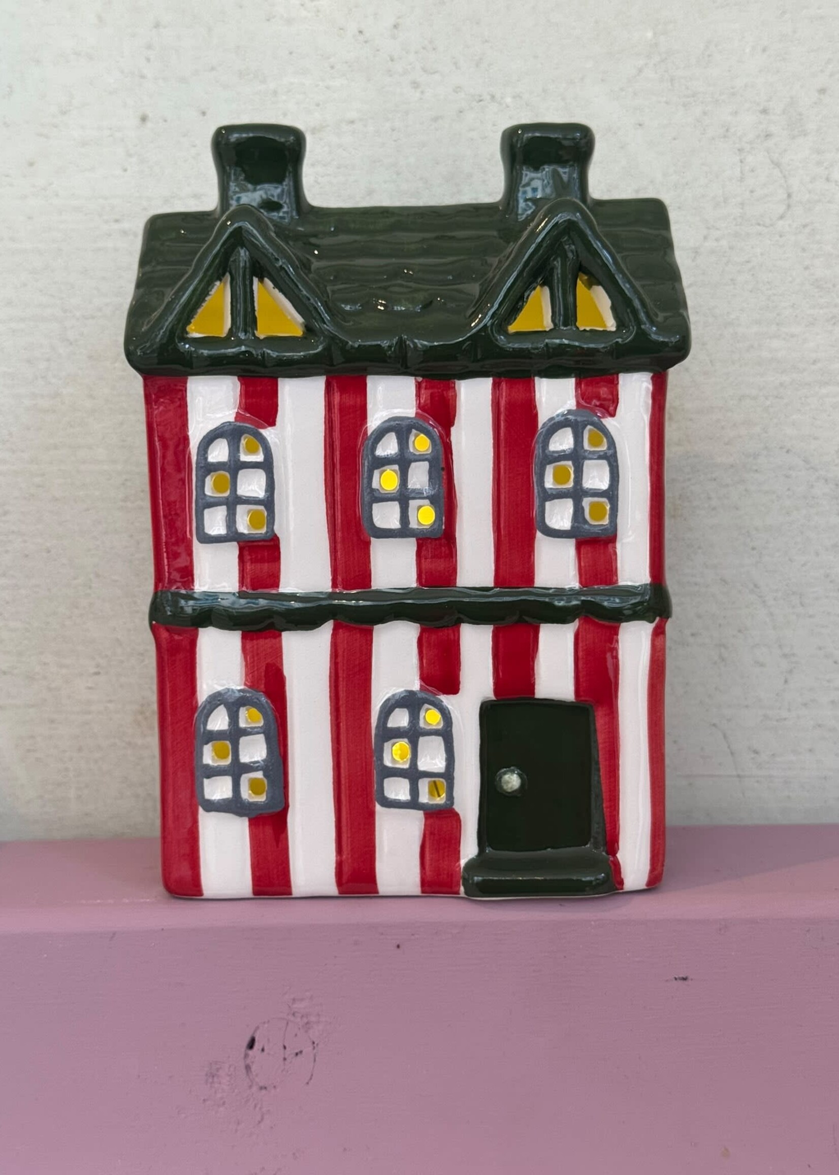 Anna + Nina Anna + Nina LED Christmas Gingerbread Gable