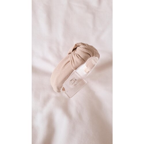 By Mev Haarband -Ribbed Knot - Beige By Mev Haarband -Ribbed Knot - Beige