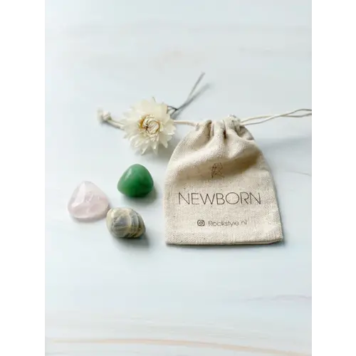 Rockstyle Newborn (Geboorte) Giftbag (rozenkwarts, maansteen, aventurijn) Rockstyle Newborn (Geboorte) Giftbag (rozenkwarts, maansteen, aventurijn)