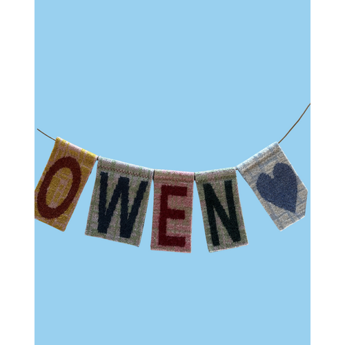 Linedyr Naamslinger met Gebreide Letters Linedyr Naamslinger met Gebreide Letters