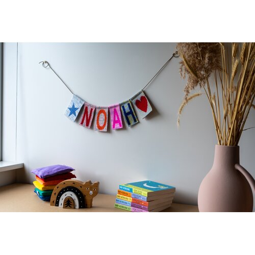 Linedyr Naamslinger met Gebreide Letters