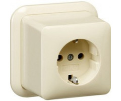 Gira Gira Opbouw wandcontactdoos met randaarde wit (creme) 044010