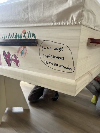 Haar bruiloft werd haar uitvaart Haar bruiloft werd haar uitvaart