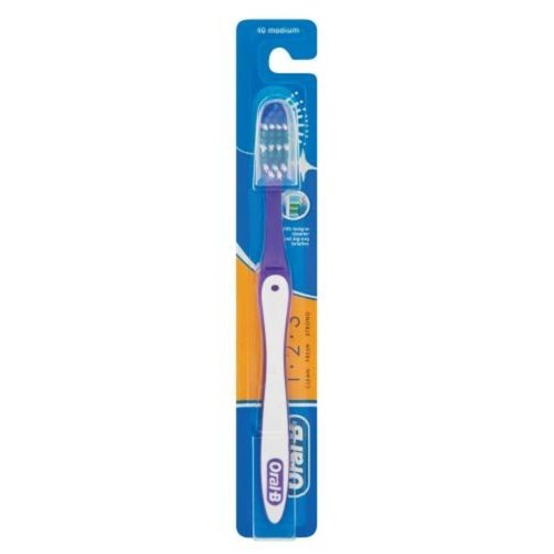 Oral B Oral B 3 Effect 40 Medium Tandenborstel Oral B Oral B 3 Effect 40 Medium Tandenborstel