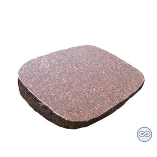 Grafsteenwinkel Rode granieten zerk met ruwe zijkant