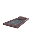 Grafsteenwinkel Liggende  grafsteen  Himalaya Blue met omranding en donker grind