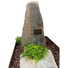 Leisteen grafsteen met Cortenstalen omranding en liggend deel