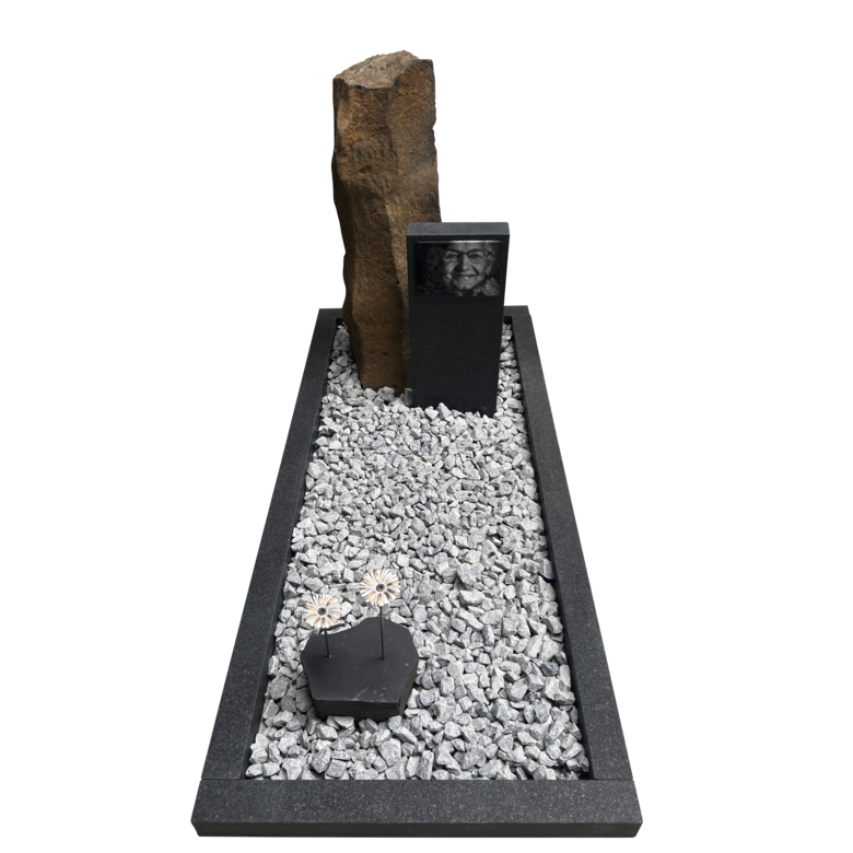 Grafsteen zuilen met omranding en grote foto