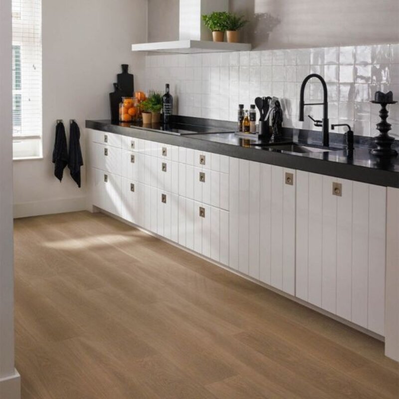 Dahlia Off White 04691