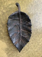 Dish in the shape of a leaf OVAL