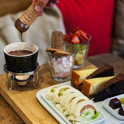 HIGH TEA/HIGH CHOC VOOR 2 CADEAUBON