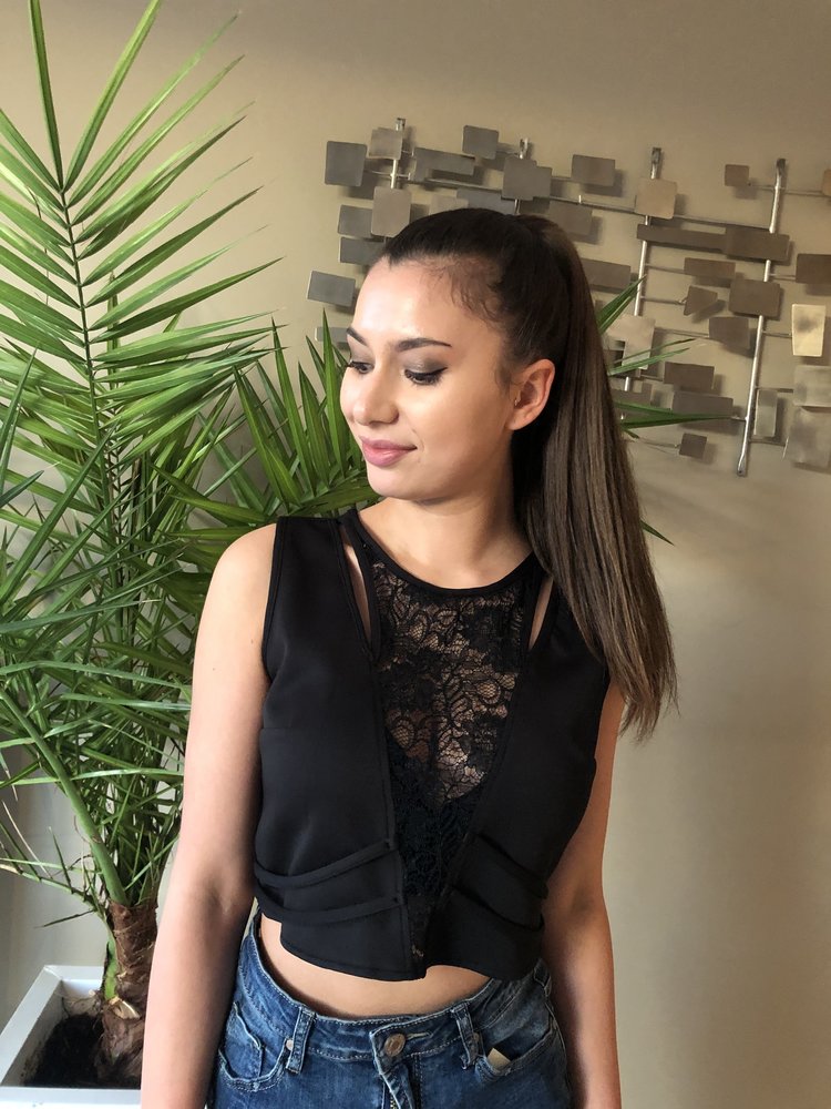 NIKKI CROP TOP BLACK