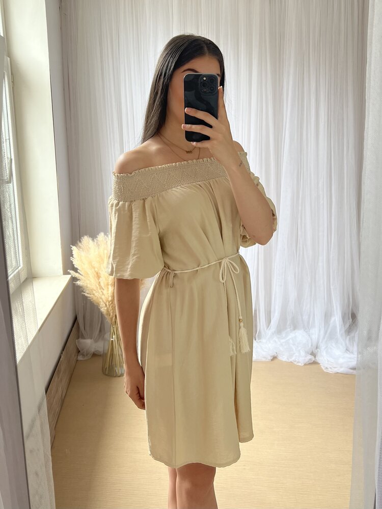 LOES OFF SHOULDER JURK BEIGE