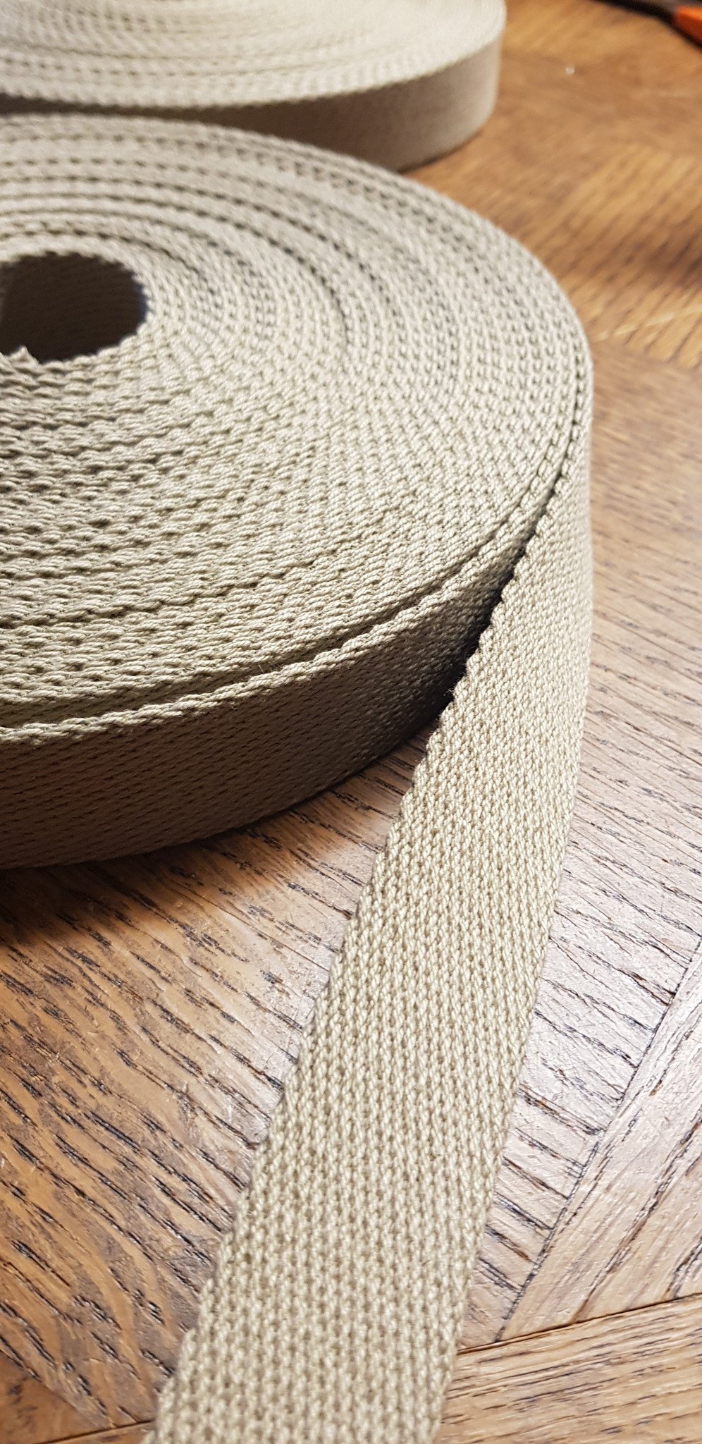 Le grenier du lin linen-coloured strap