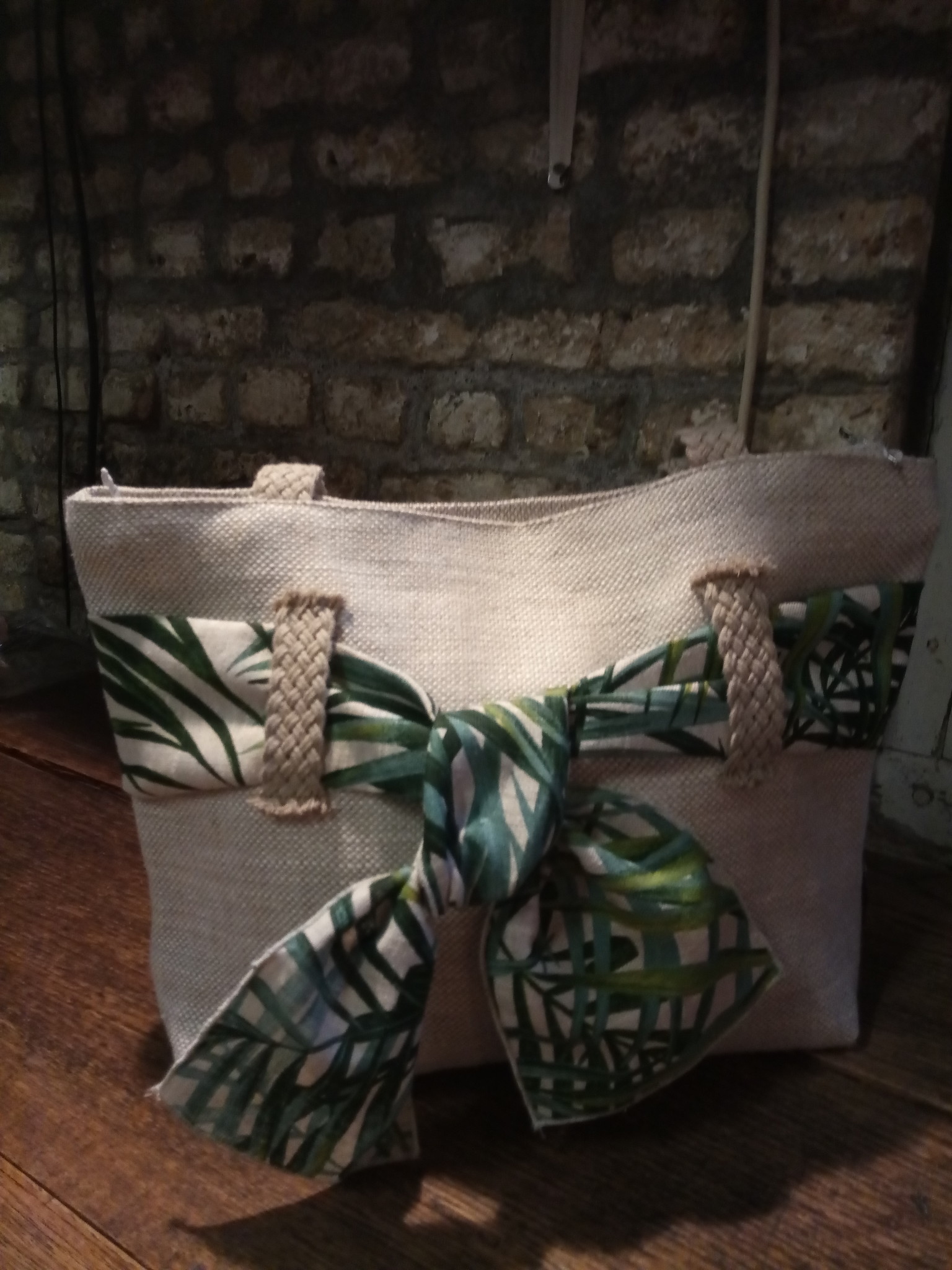Le grenier du lin Handbag in linen knot palm tree motif.