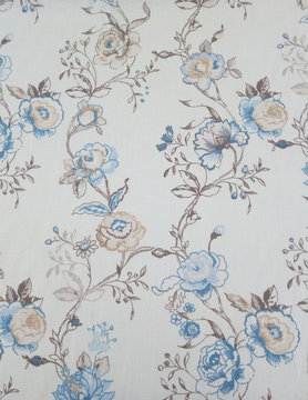 Tissu " fleuri bleu sur fond blanc "