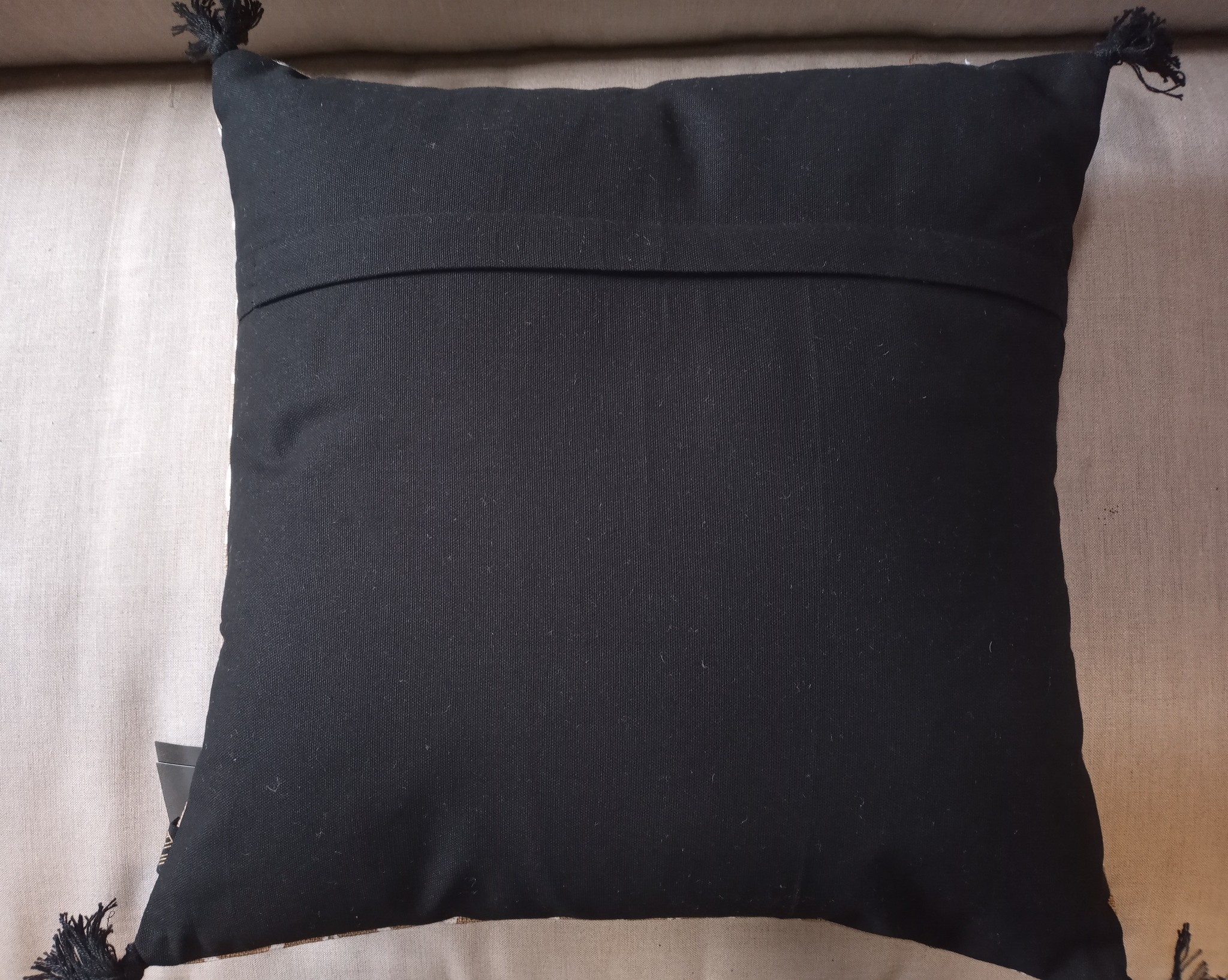 coussin carré NIDO