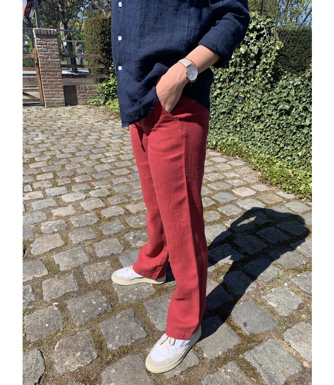 Women's trousers red