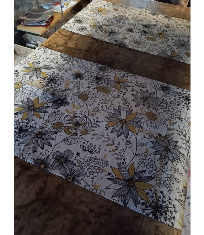 Le grenier du lin chemin de table en lin " daisy gold"