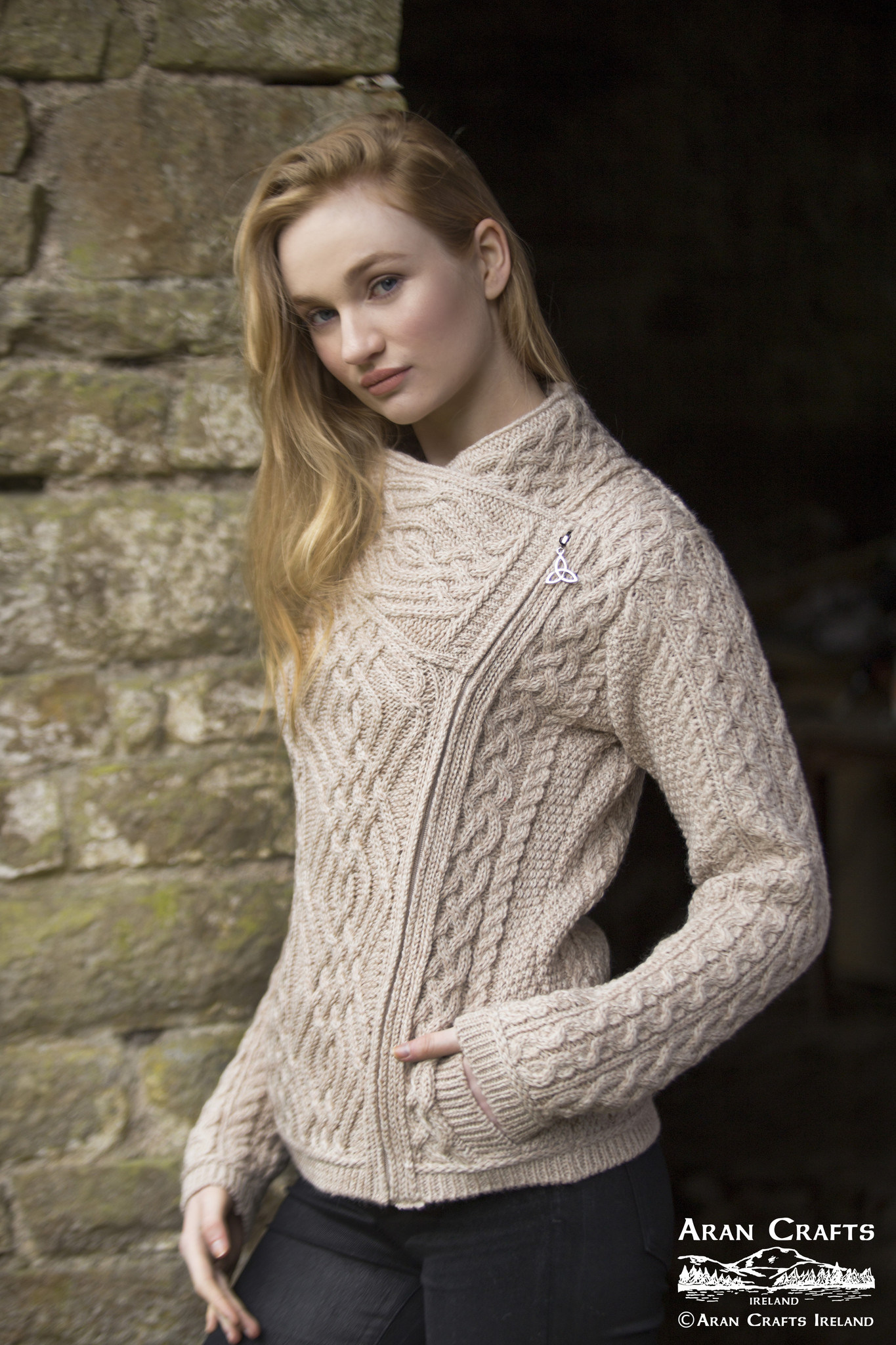 aran craft Cardigan  irlandais avec Zip sur le coté Z4630