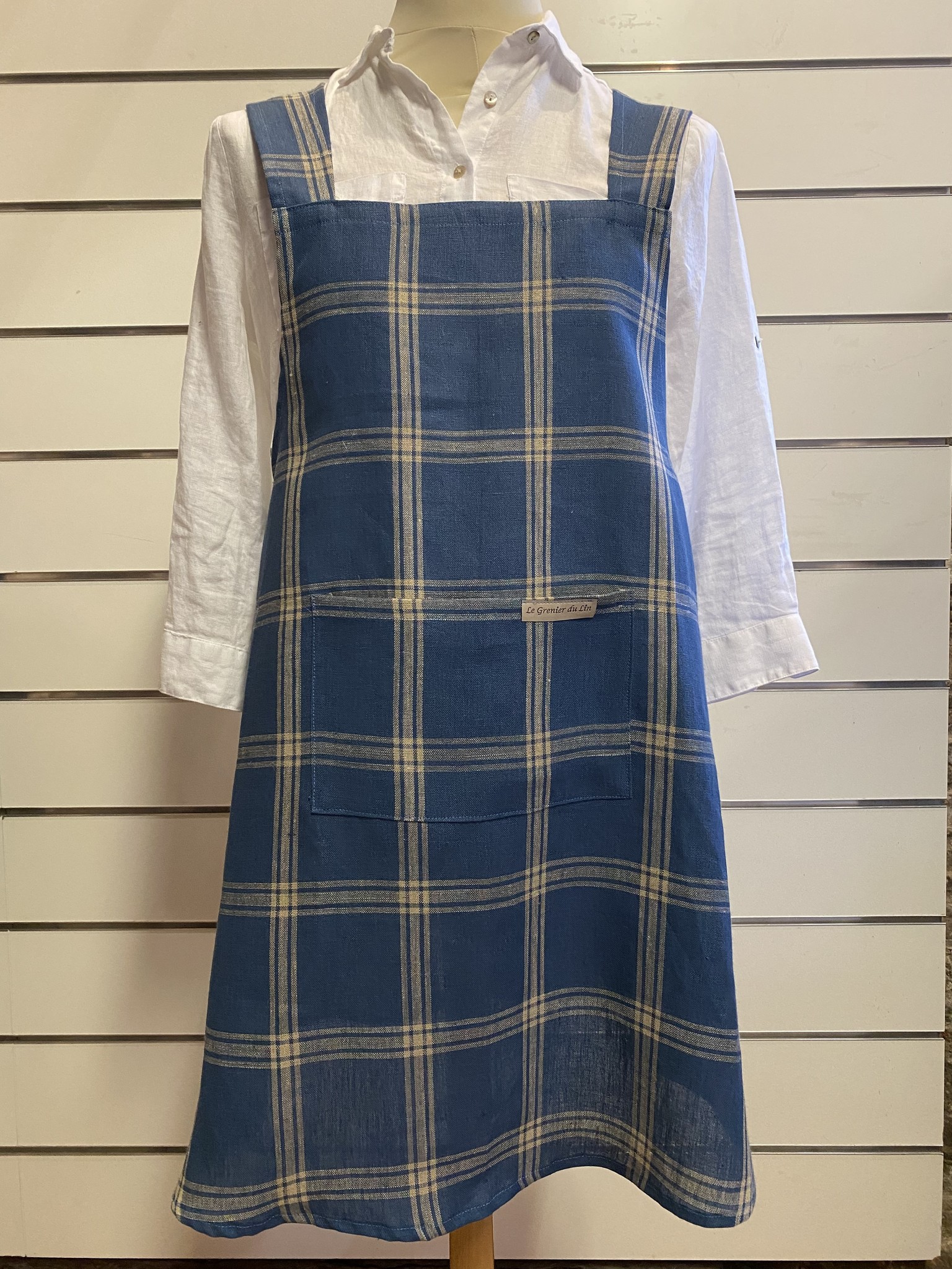 Le grenier du lin Japanese apron in blue check linen