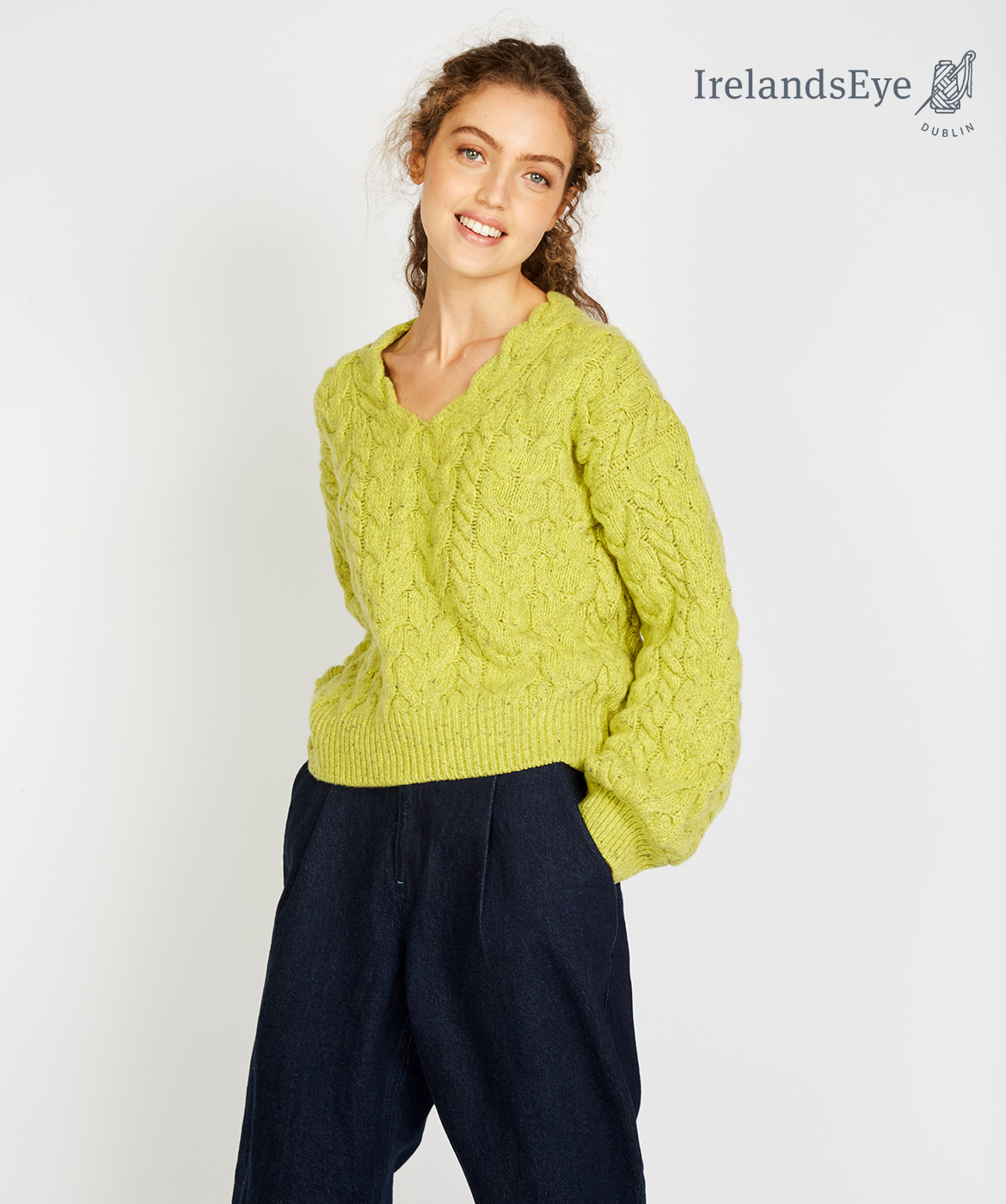 Irelandseye Irish V-neck jumper A989