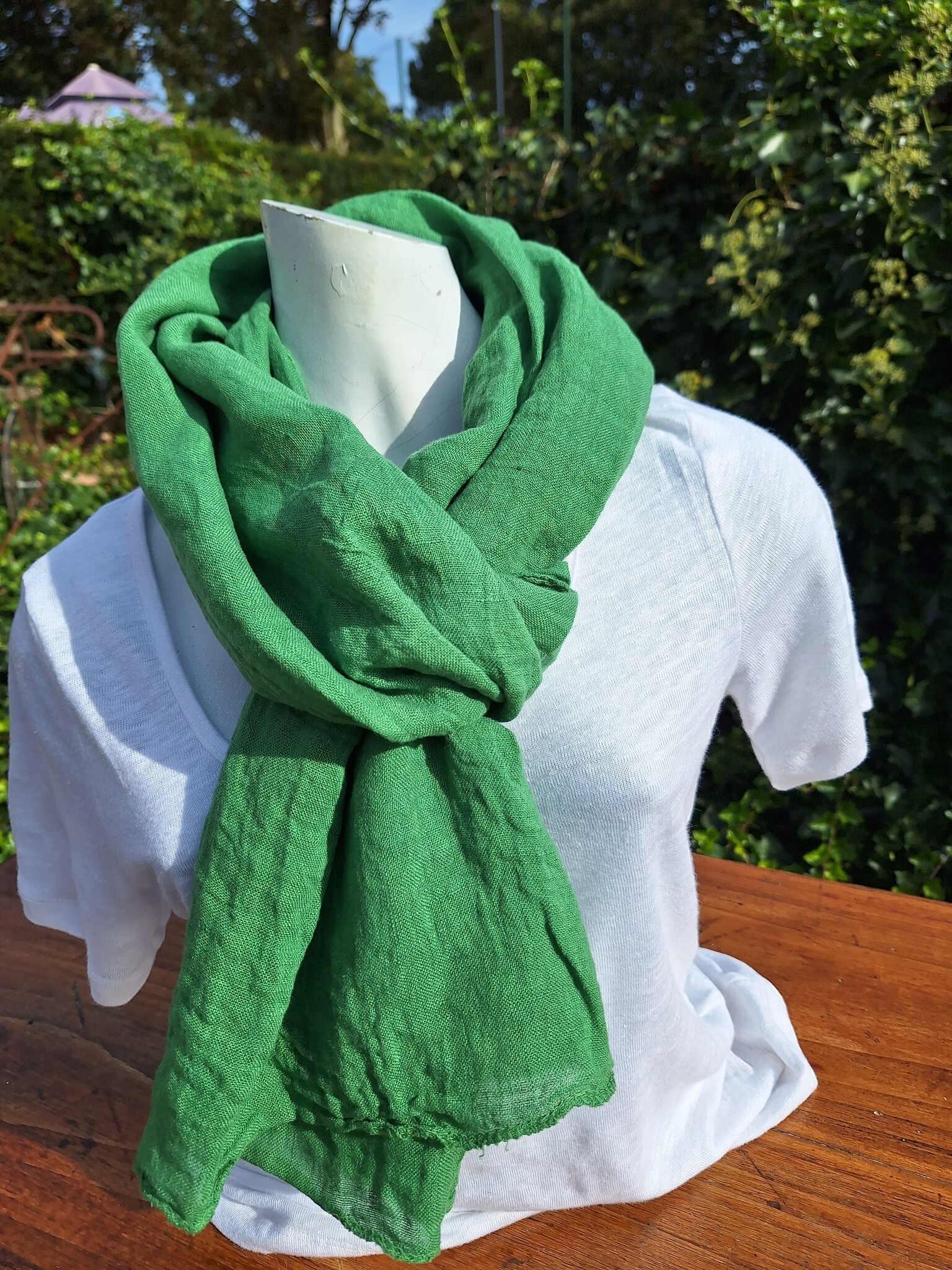 Mixed scarf in Brazilian green linen