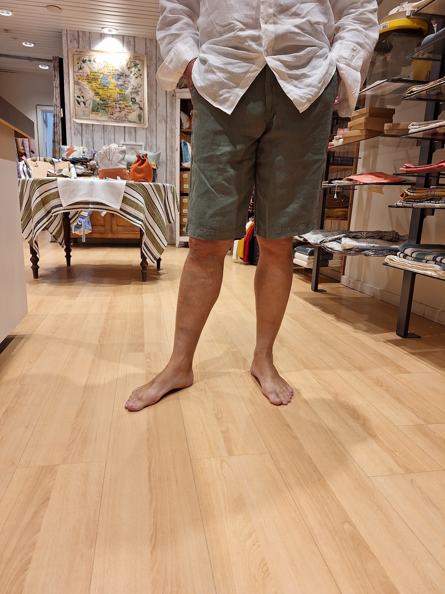 Le grenier du lin Olive linen Bermuda shorts