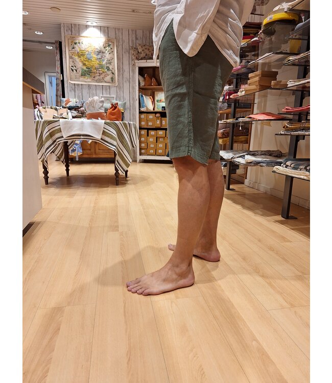 Le grenier du lin Olive linen Bermuda shorts