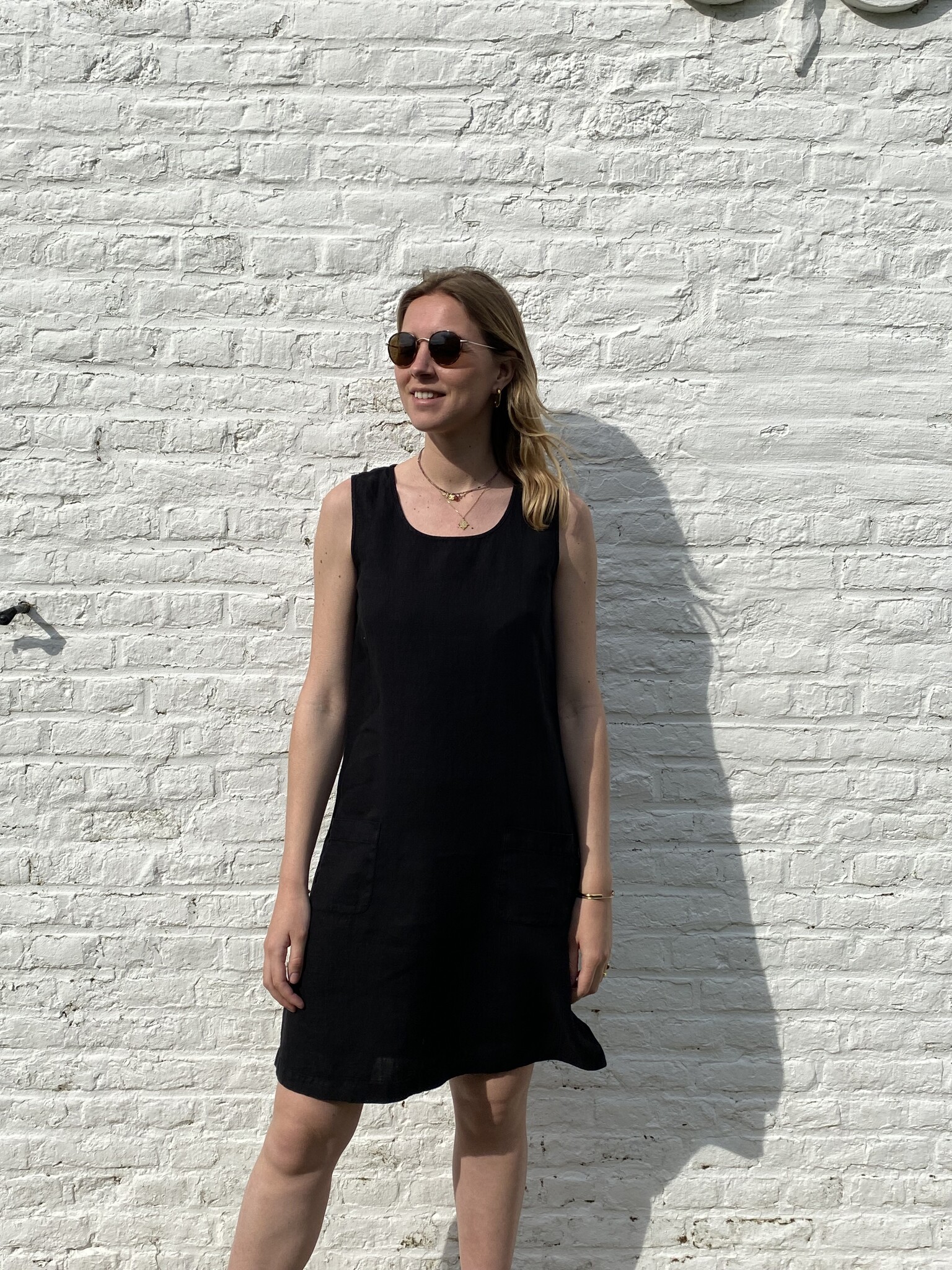 Robe Noire En Lin D'Occasion - Très Bon État - Matière Polyester - Style Simple Et Élégant