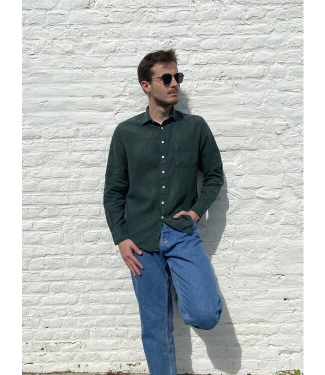 Le grenier du lin fir green long-sleeved linen shirt