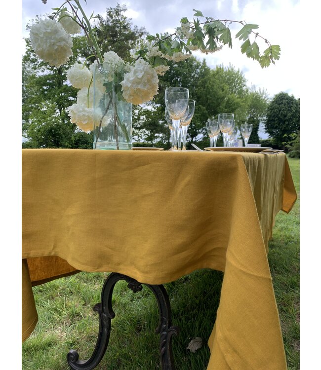 Le grenier du lin Siena mustard linen tablecloth