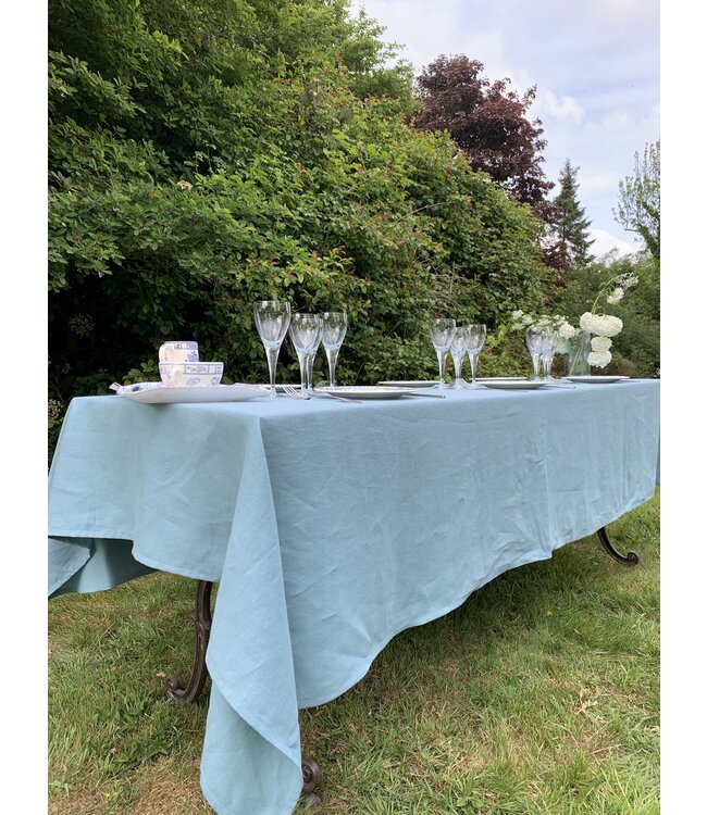 Le grenier du lin Siena Celadon linen tablecloth