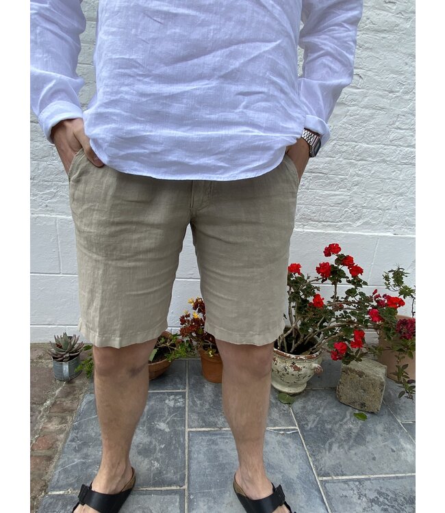 Le grenier du lin Bermuda shorts in natural linen