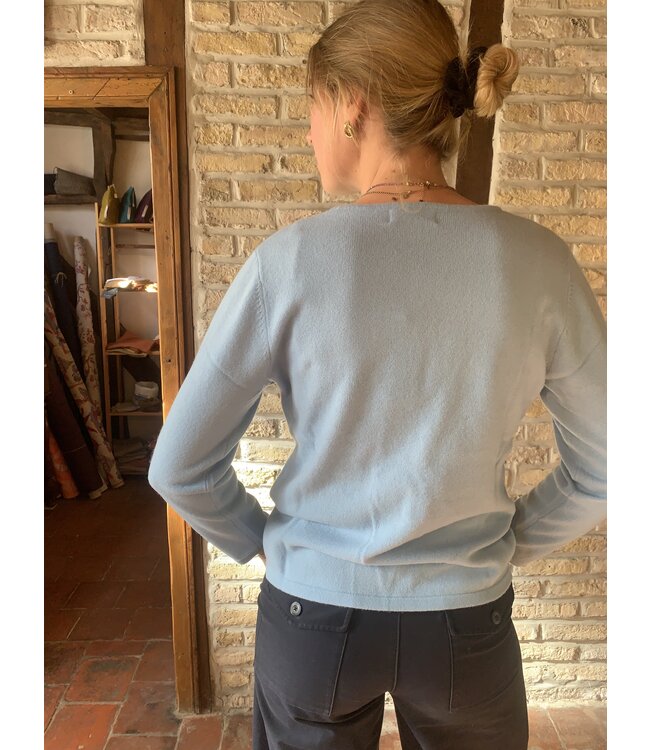 Dames trui met ronde hals  100% merino lichtblauw