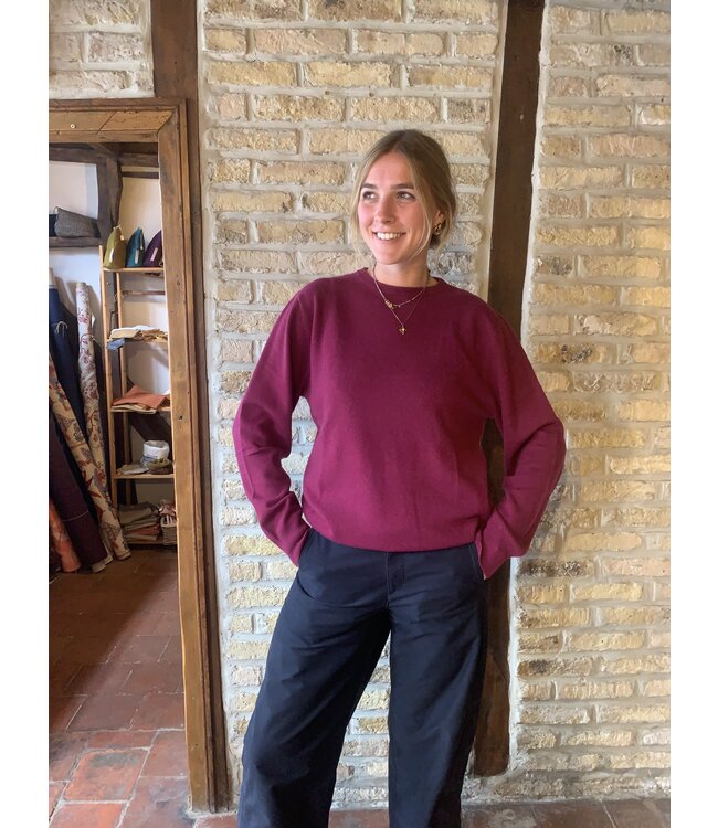 Women's round neck jumper, 100% raspberry merino wool