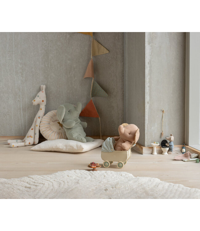 Roze olifant  van linnen safari friends