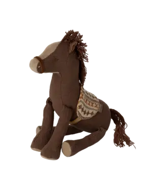 Linen pony