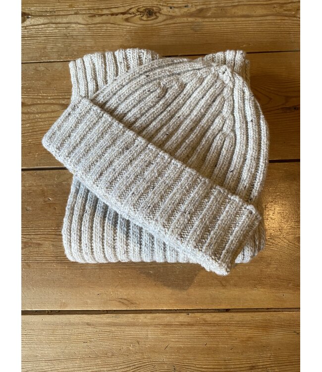 Bonnet en laine A682