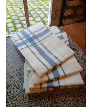 Traditionele theedoek  van wit en blauw linnen