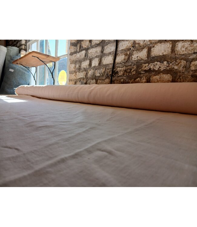 tissu en lin rose pâle