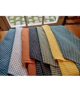 PIANA linen tea towel