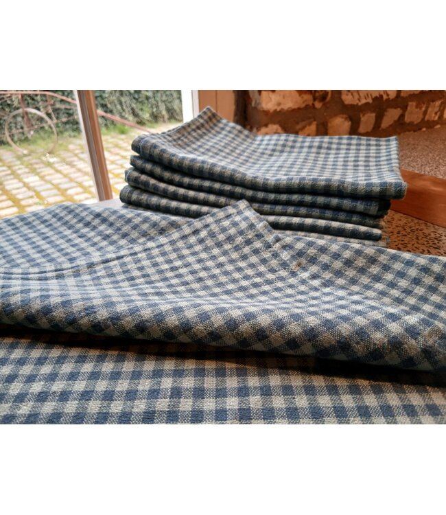 PIANA linen tea towel