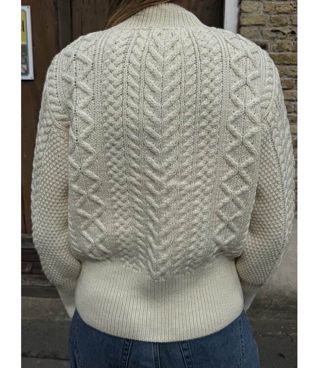 Gilet irlandais femme à torsades en laine mérinos blanc cassé