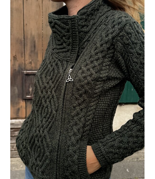Cardigan femme irlandaise en laine mérinos kaki à zip asymétrique